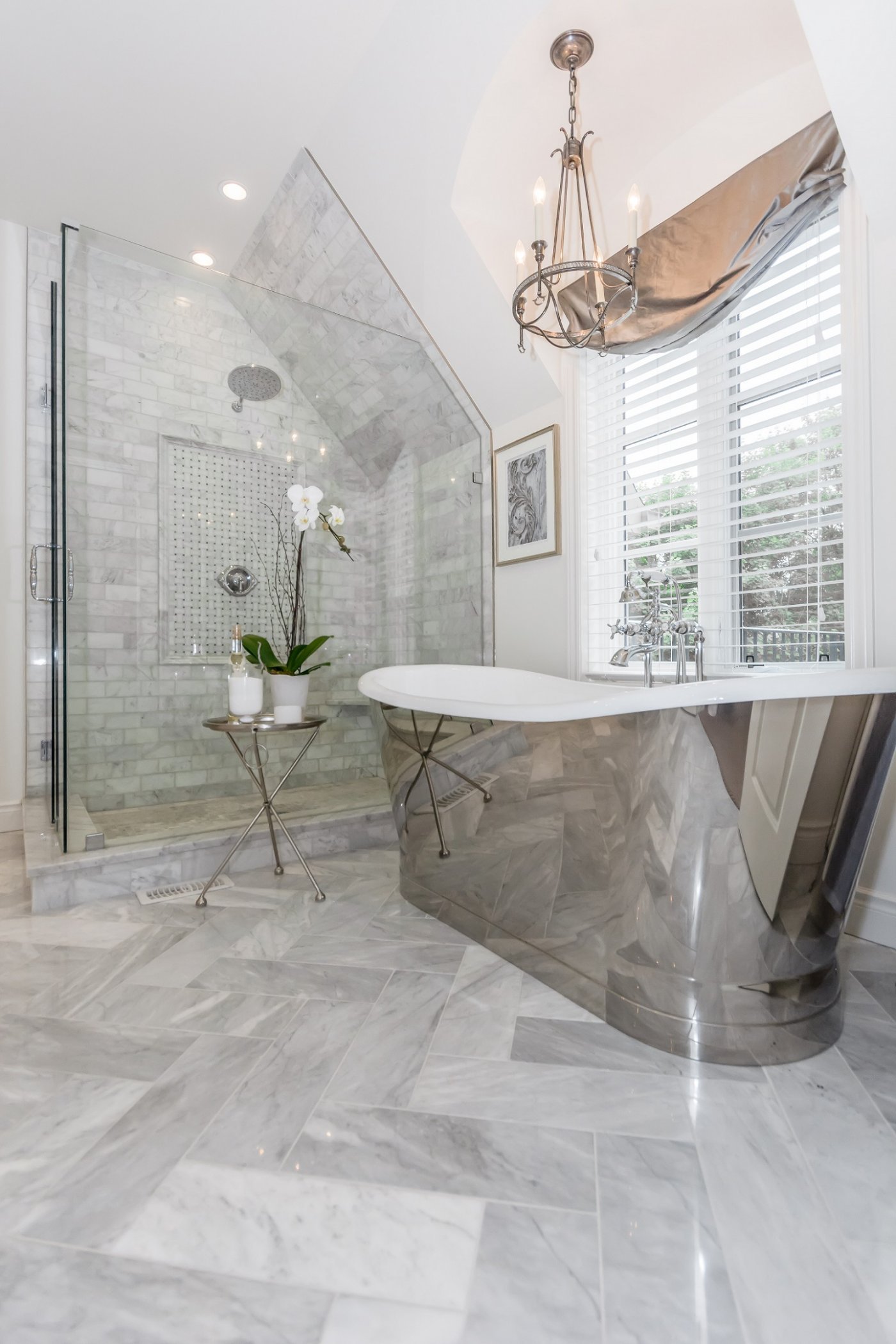 Elegant Marble Bathroom Tile