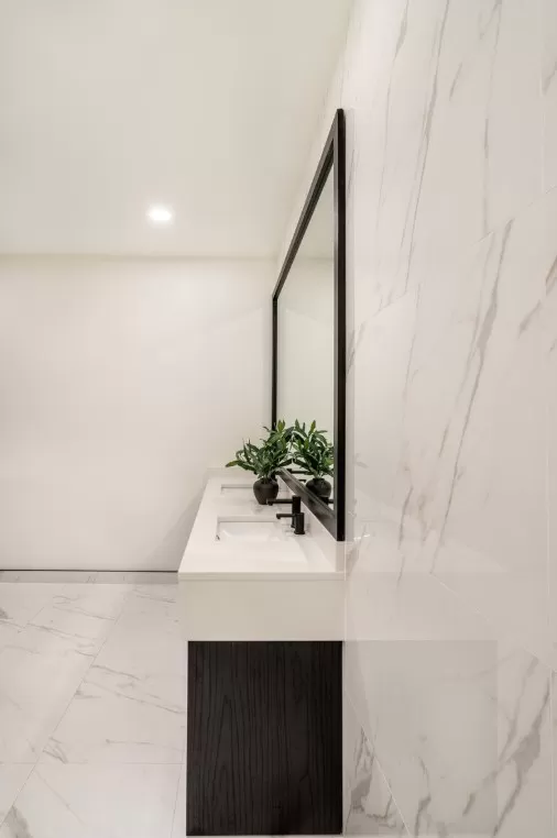 Calacatta Gold Bathroom