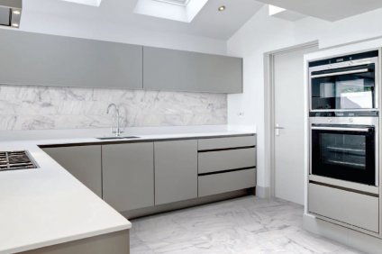 Modern Kitchen Backsplash and Floor